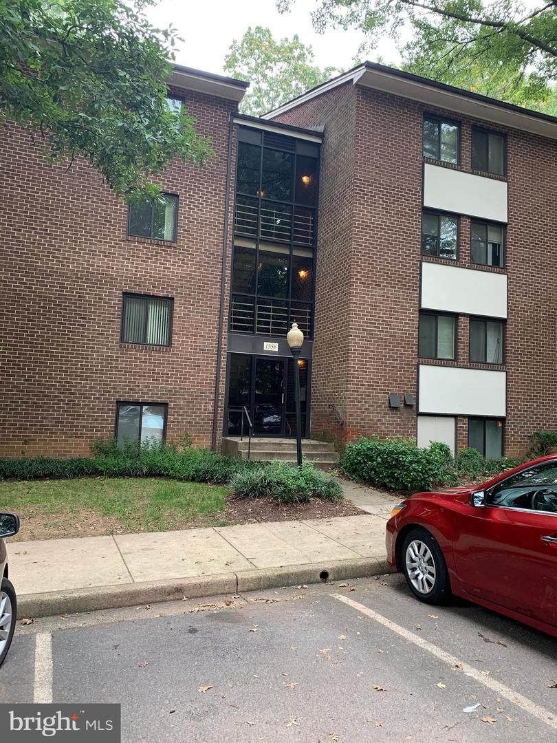1558 Northgate Square - Photo 1