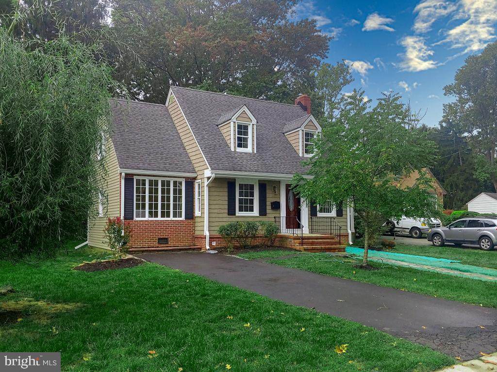 208 Pingree Avenue - Photo 1