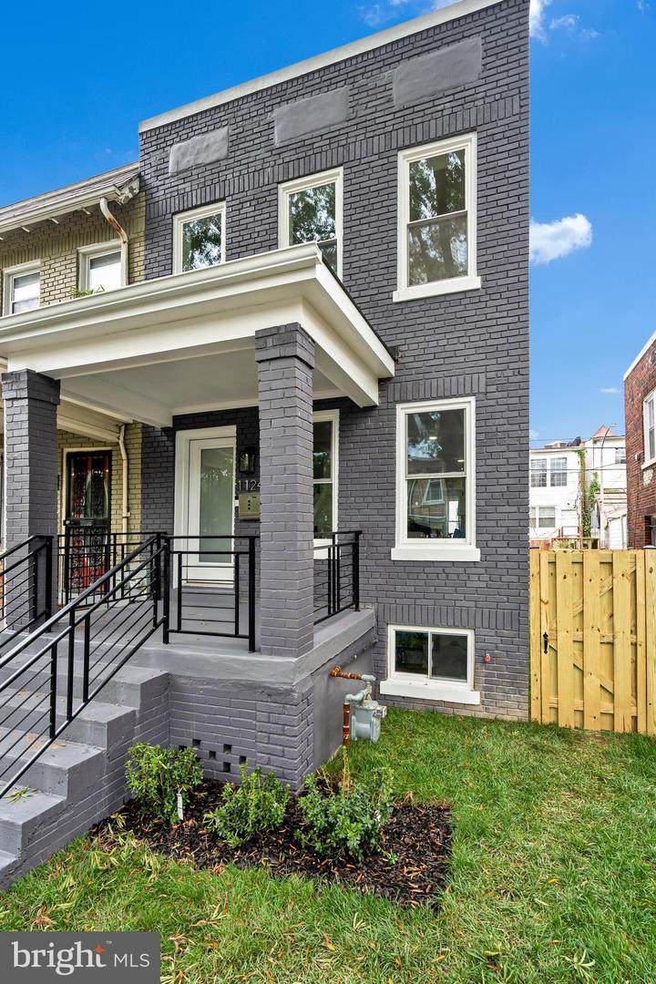 1124 Owen Place - Photo 1