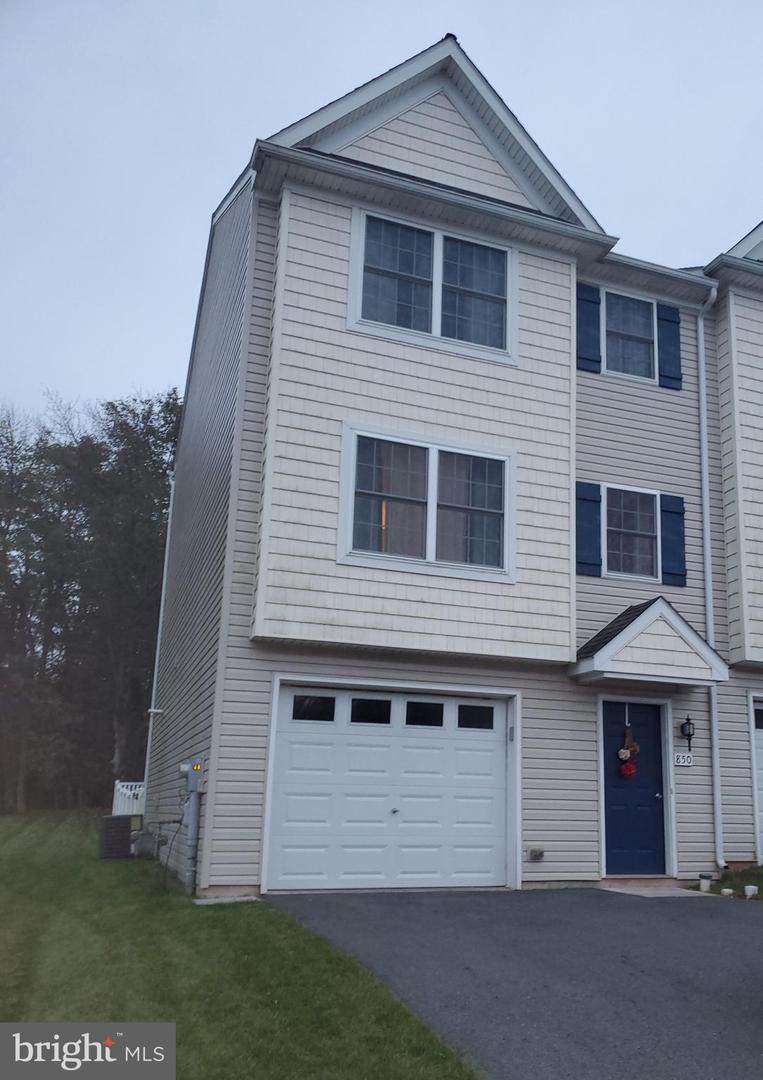850 Kentwell Drive - Photo 1