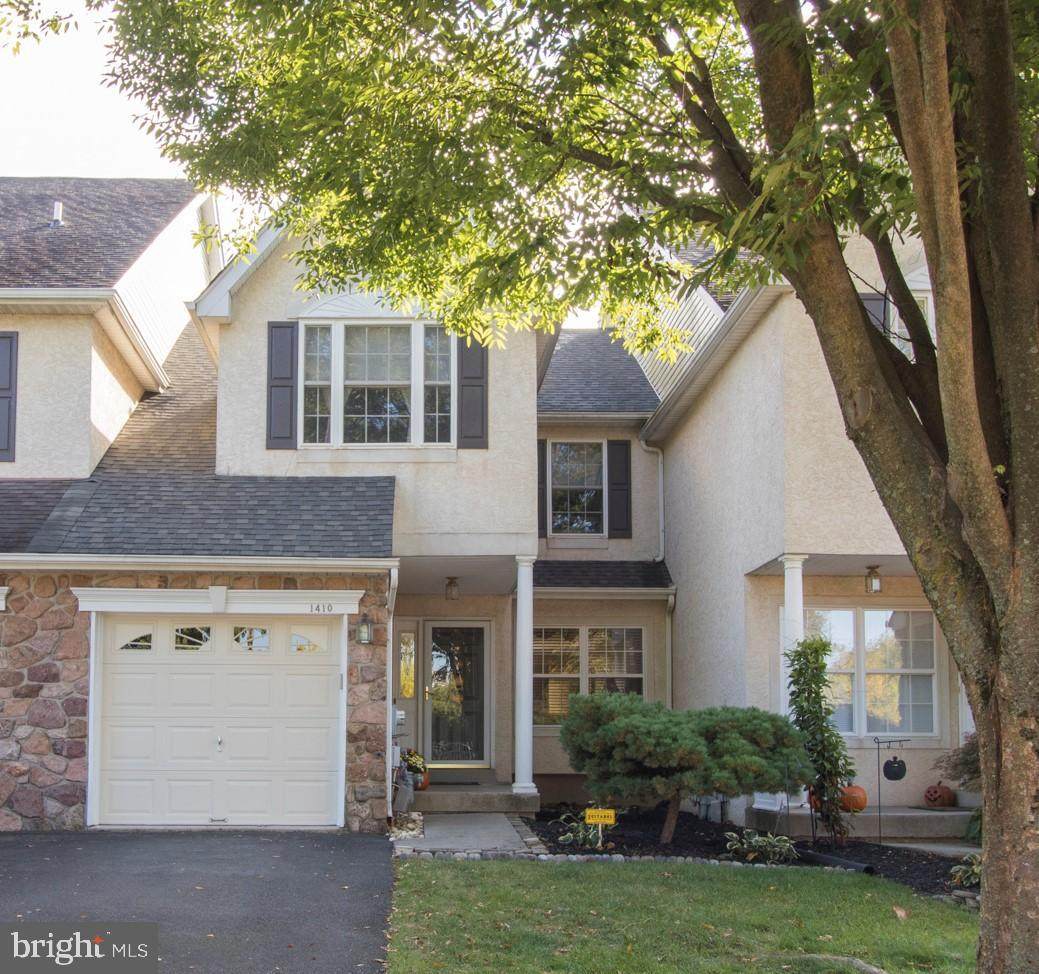 1410 Heron Way - Photo 1
