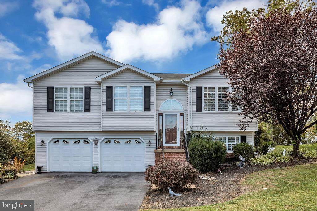 907 Devine Drive - Photo 1