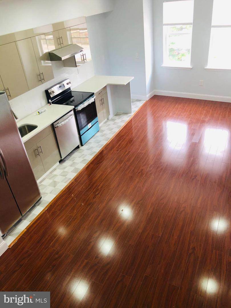 438 9TH Street - Photo 1