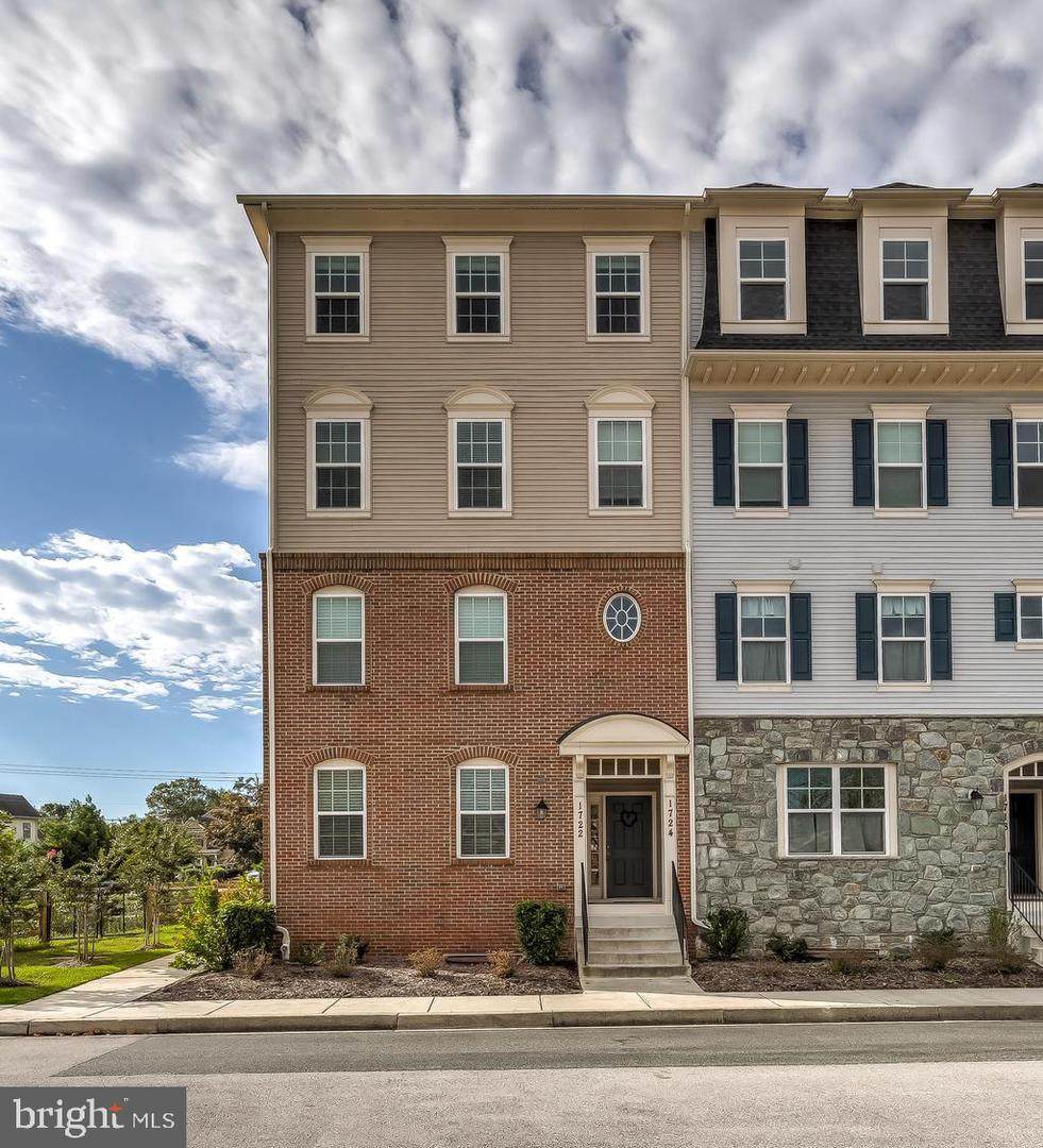 1724 Fieldstone Court - Photo 1