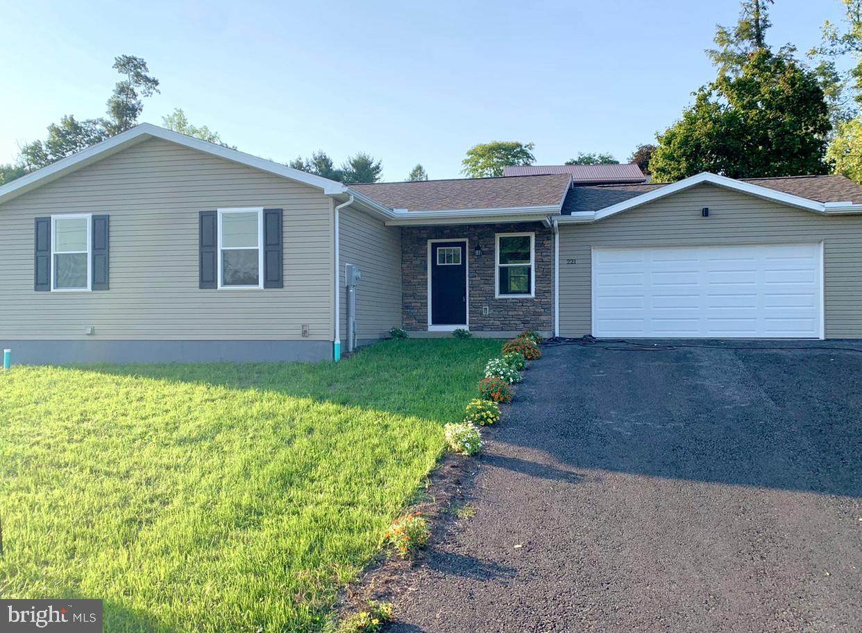 221 Orchard Grove Ave - Photo 1