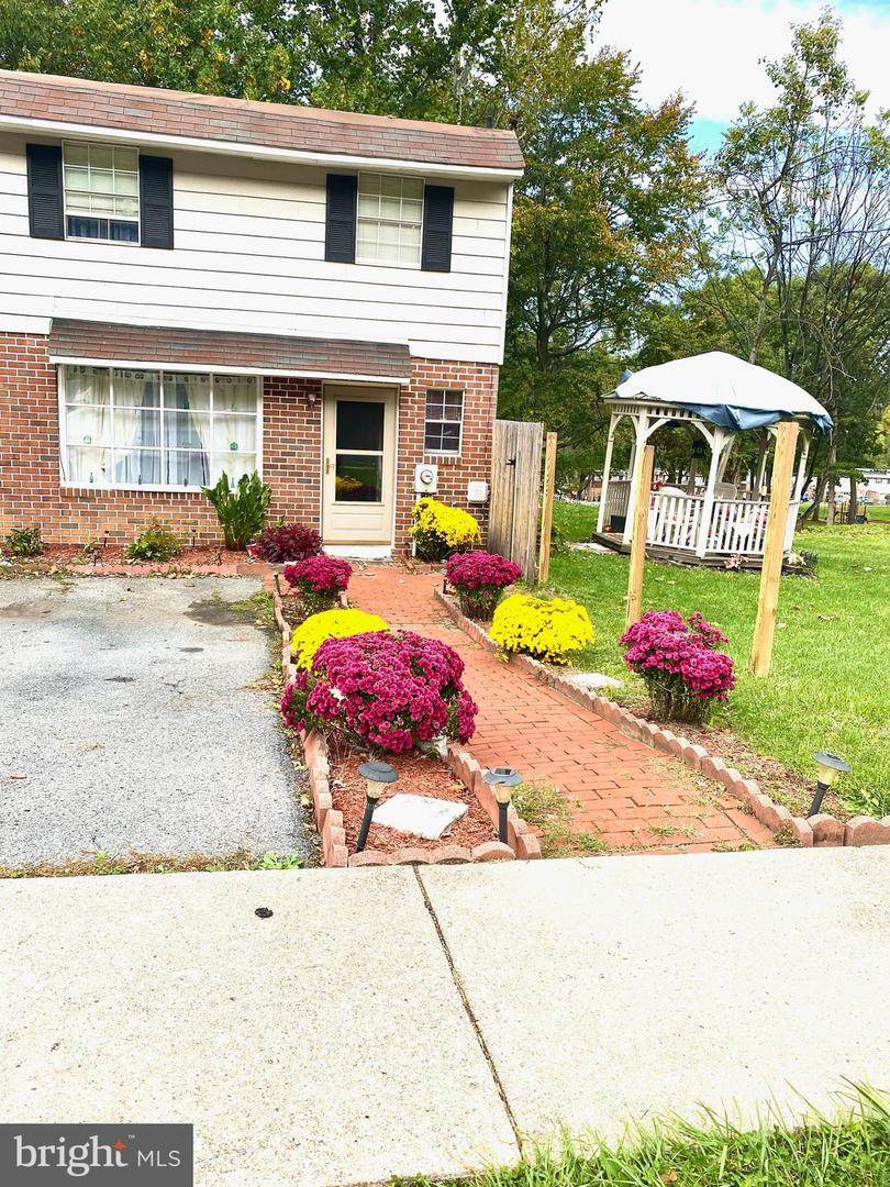 1077 Fox Run - Photo 1