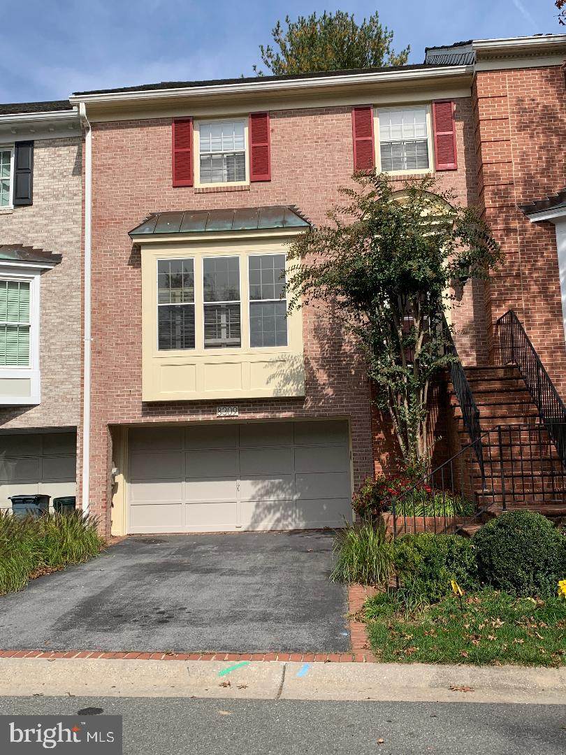 8309 Turnberry Court - Photo 1