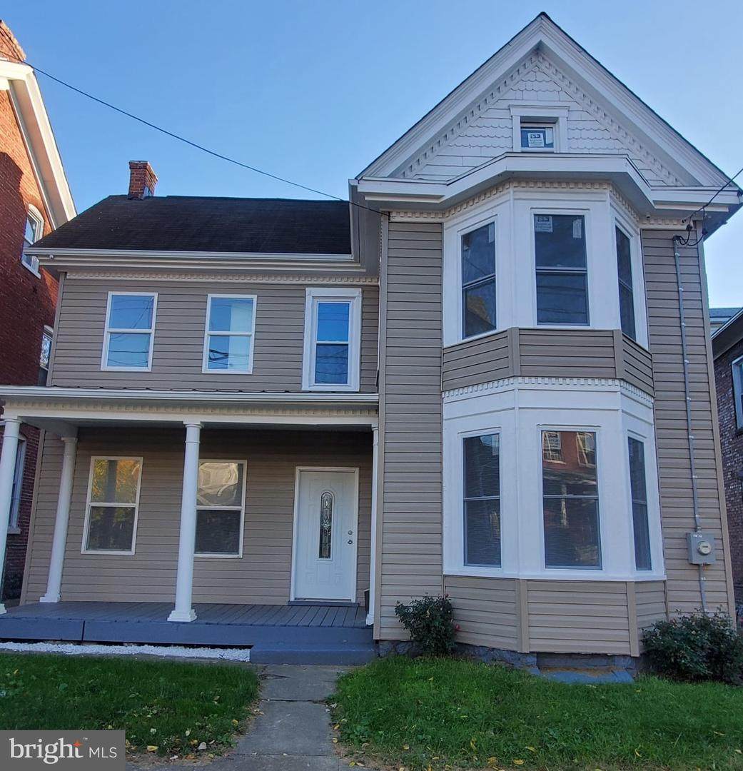 739 Washington Street - Photo 1
