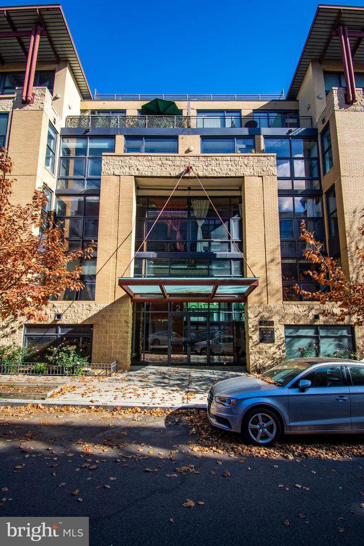 2301 Champlain Street - Photo 1