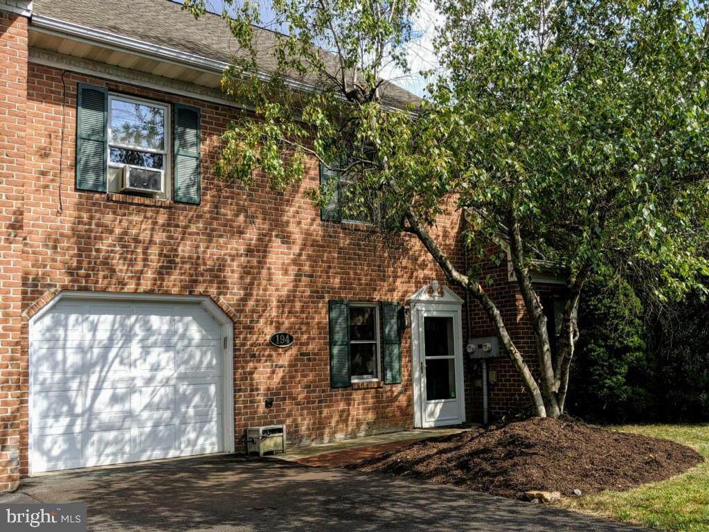 194 Rockford Square - Photo 1