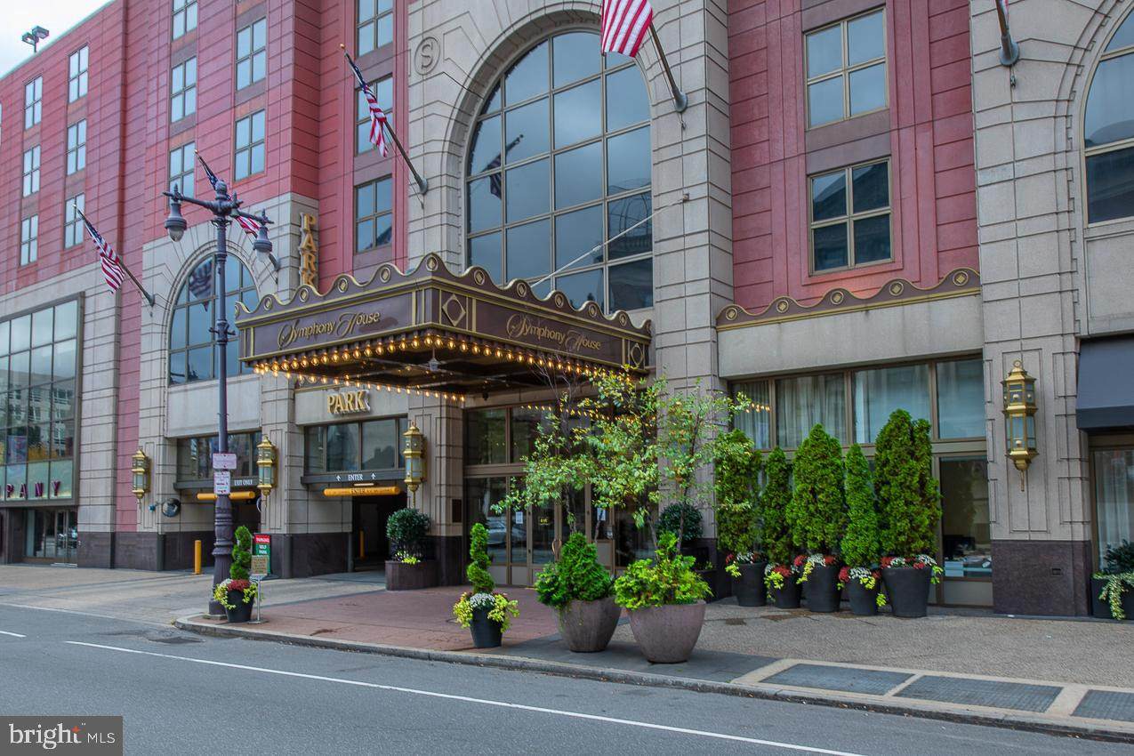 440 Broad Street - Photo 1