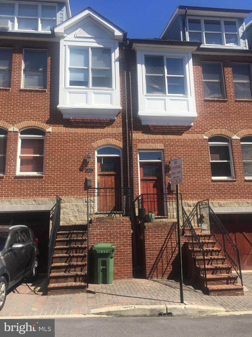 1011 Decker Avenue - Photo 1