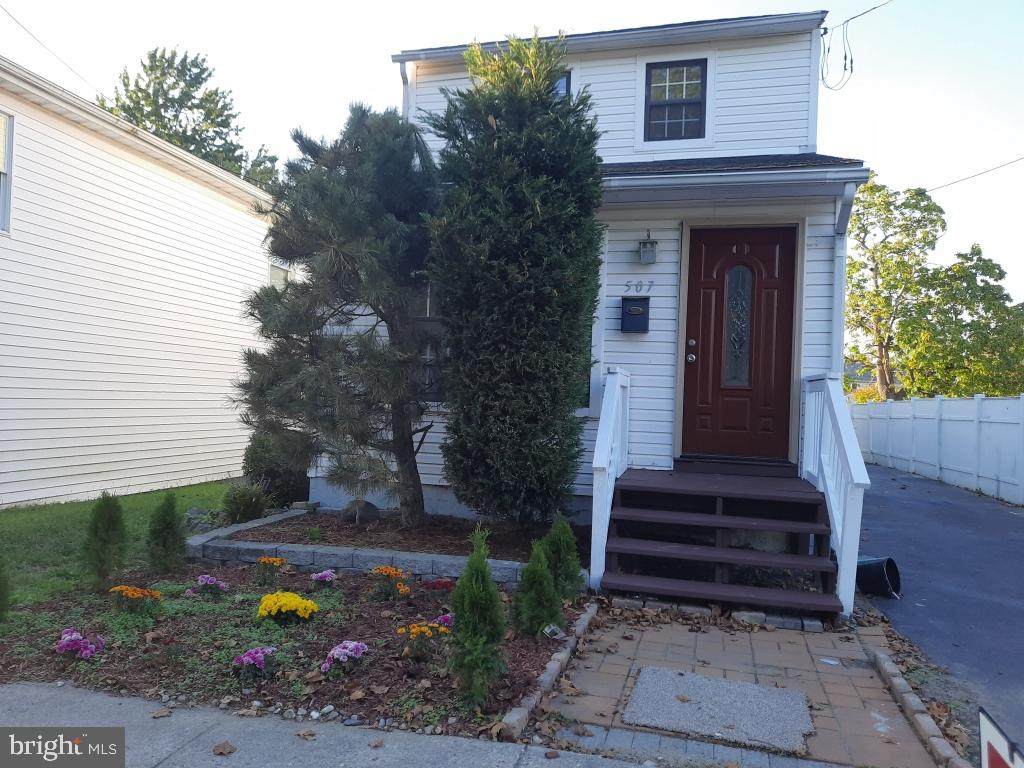 507 5TH Street - Photo 1