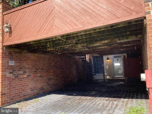 1305 Richards Alley - Photo 1