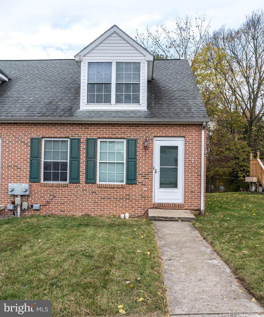 454 Scott Avenue - Photo 1