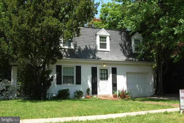 1717 Luzerne Avenue - Photo 1
