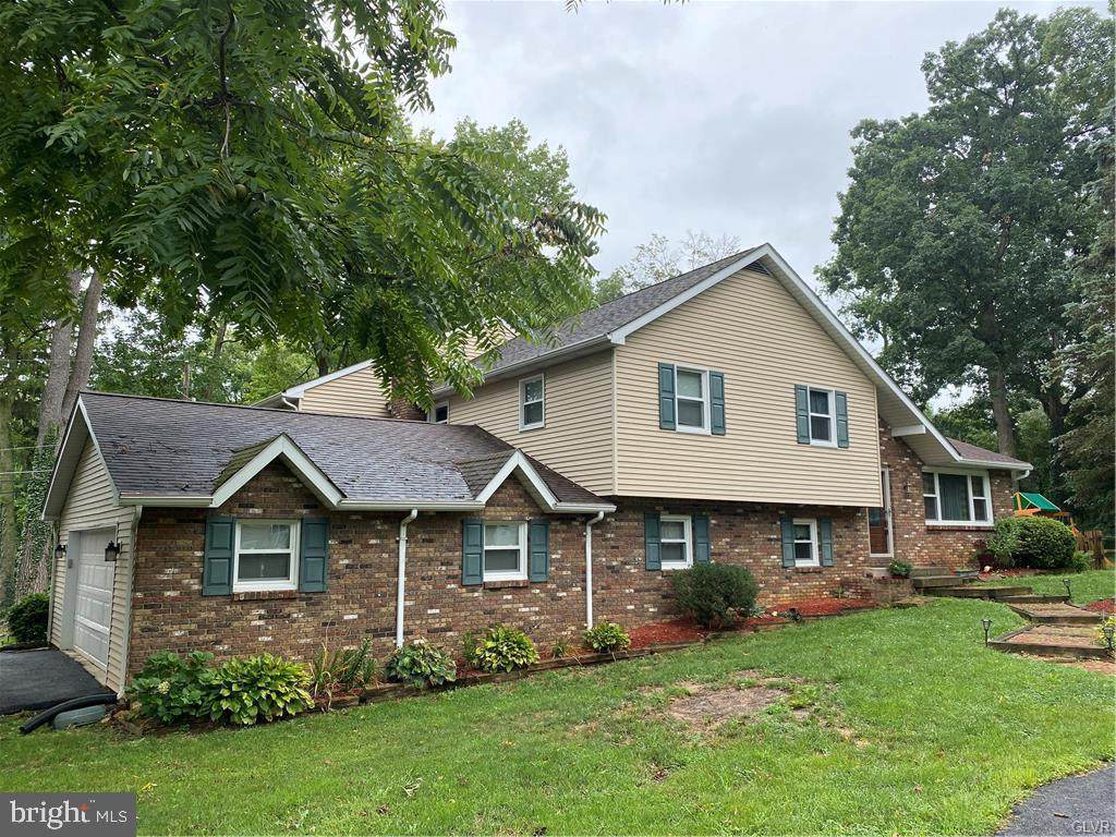 1605 Honeysuckle Lane - Photo 1