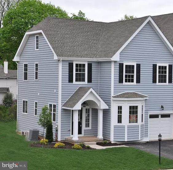 1920 Waid Way - Photo 1