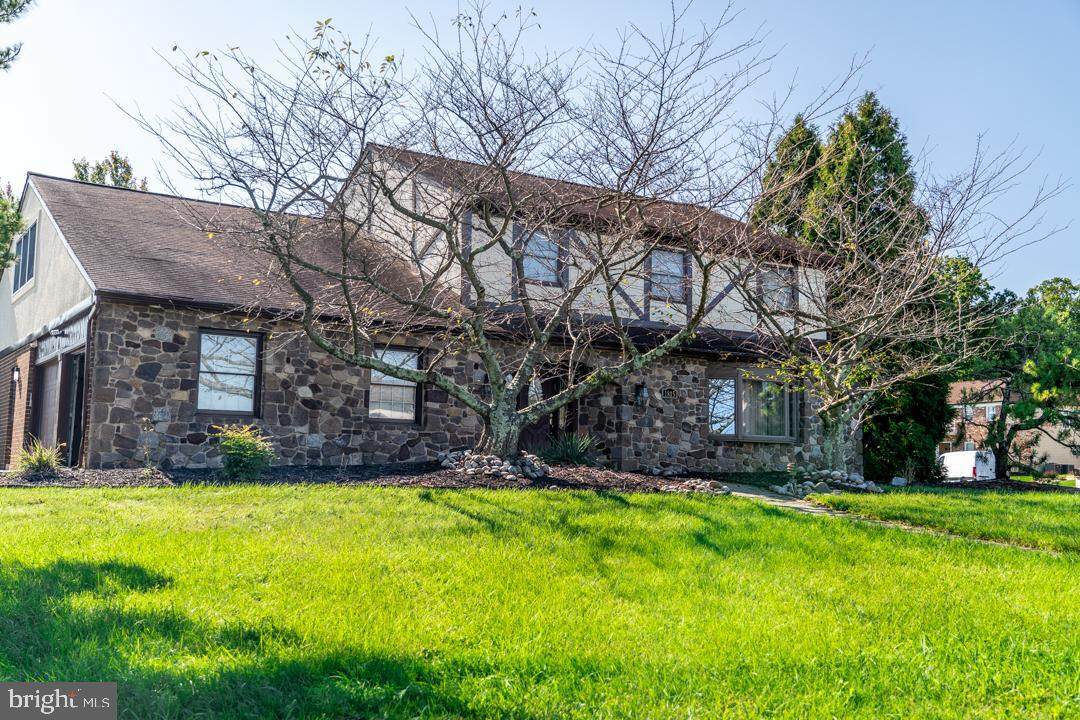 1815 Autumn Leaf Lane - Photo 1