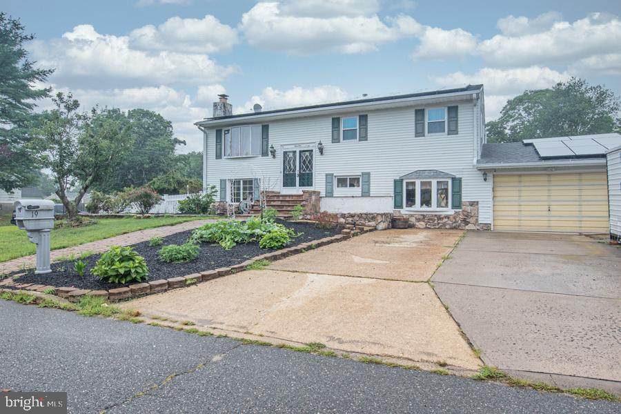 19 Beacon Street - Photo 1