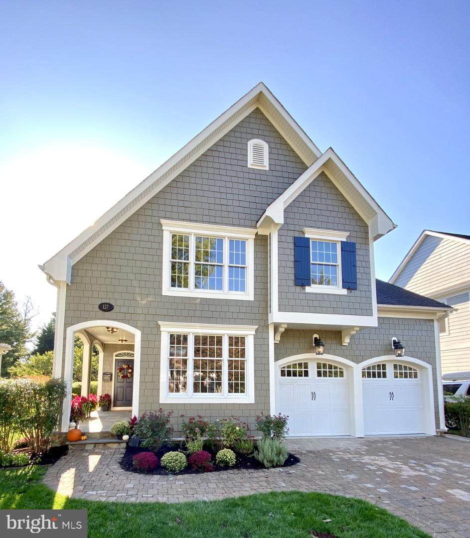 127 Granville Avenue - Photo 1