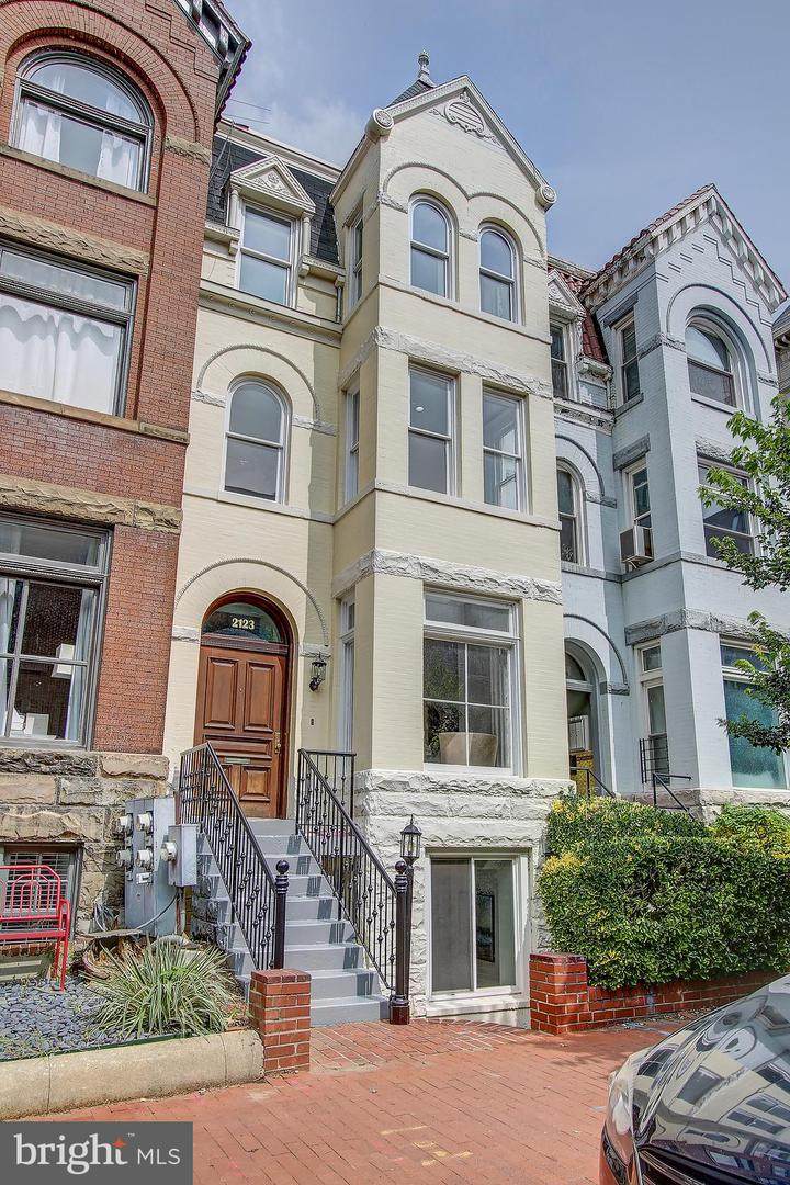 2123 N Street - Photo 1