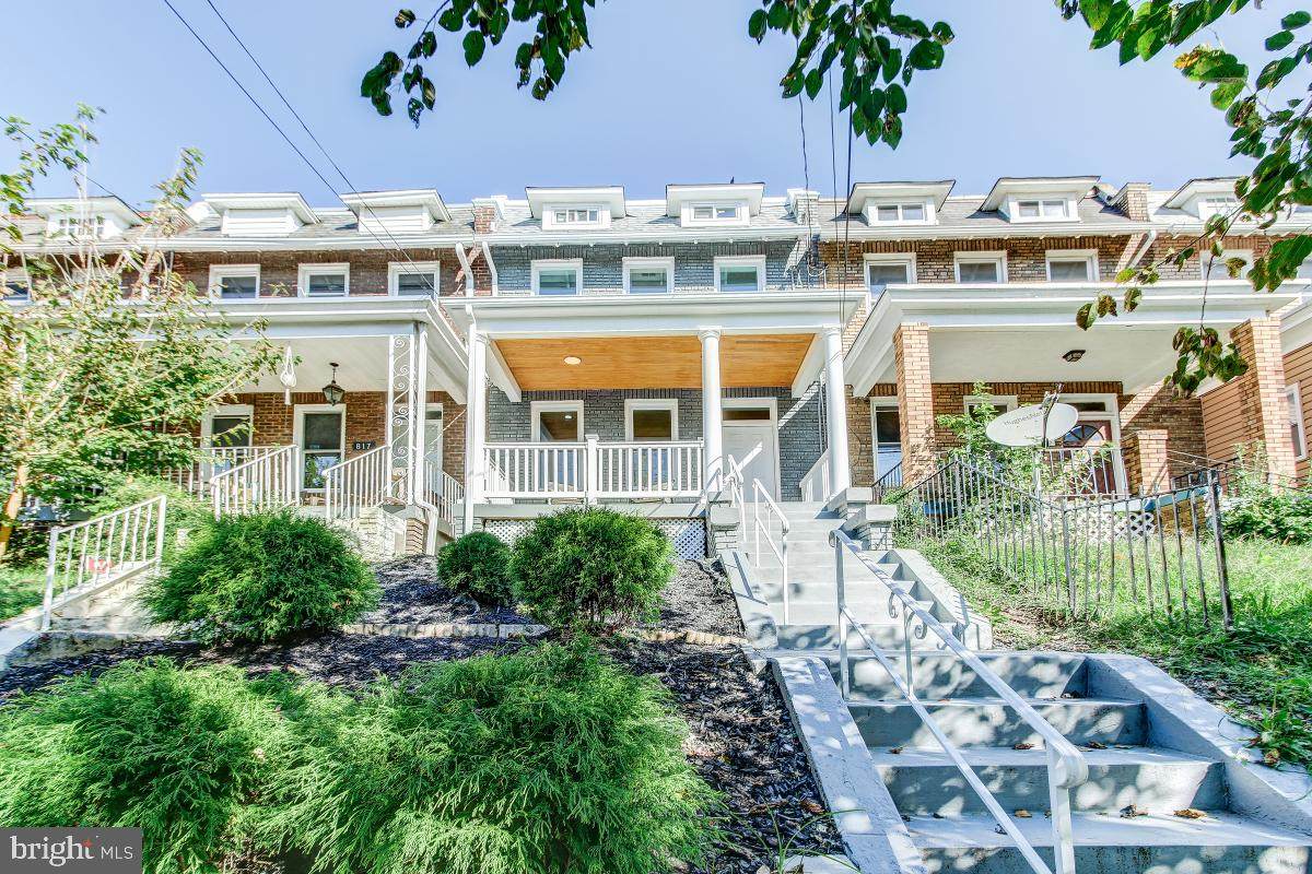815 Longfellow Street - Photo 1