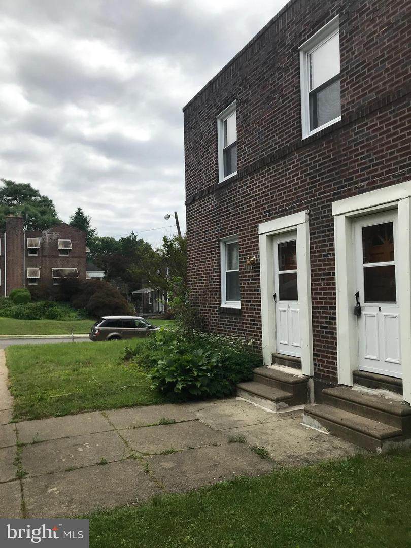 636 Park Terrace - Photo 1