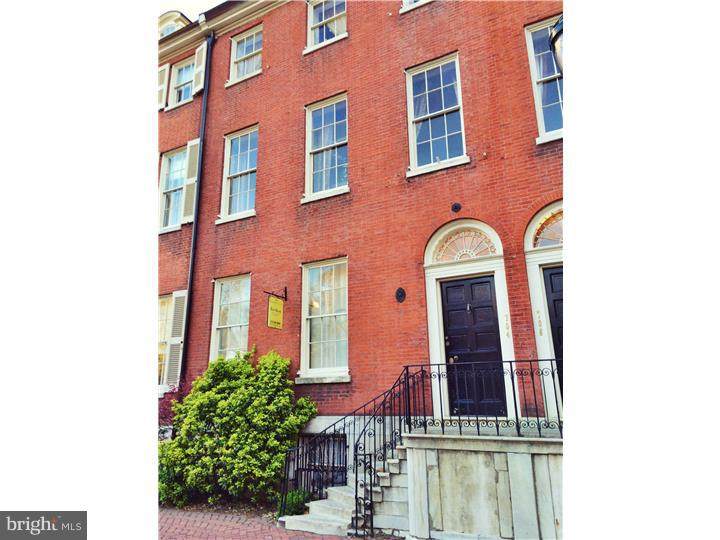 704-6 Washington Square - Photo 1