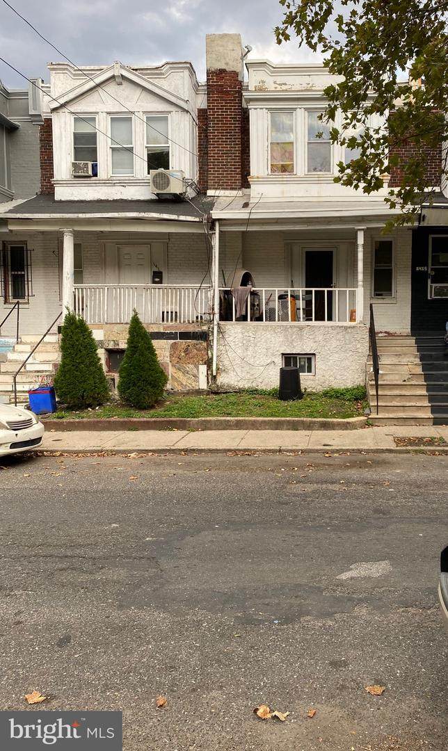 1413 32ND Street - Photo 1