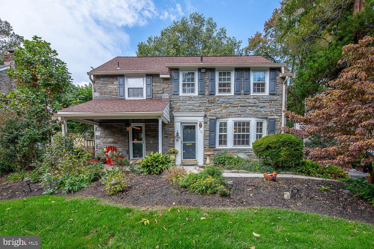 712 Argyle Road - Photo 1
