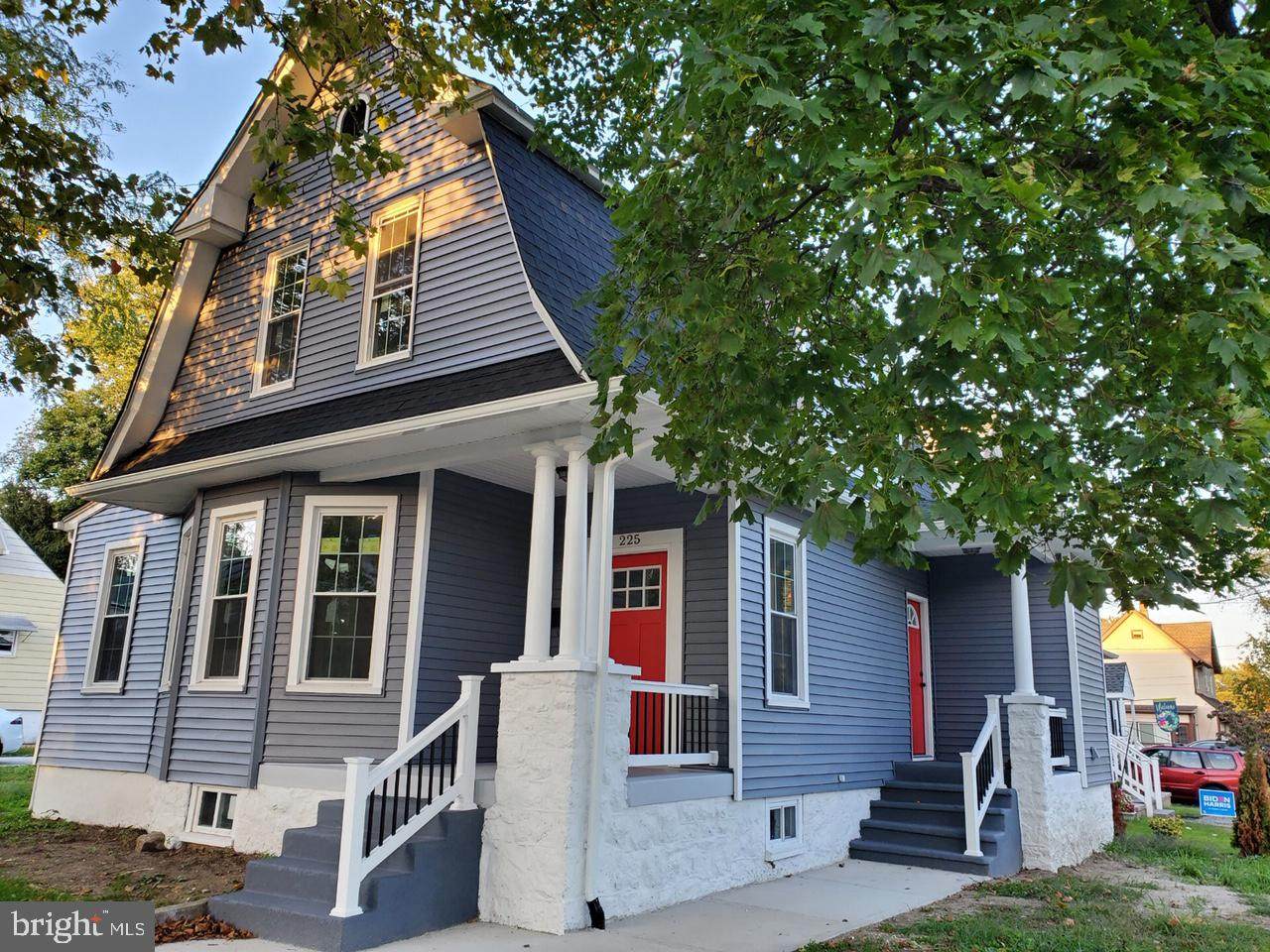 225 Woodlawn Avenue - Photo 1