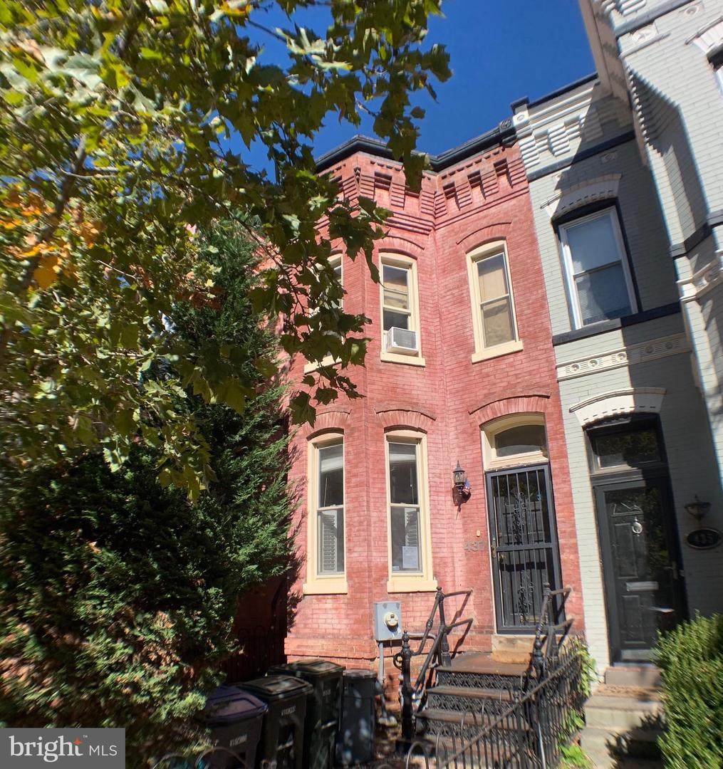 437 Q Street - Photo 1