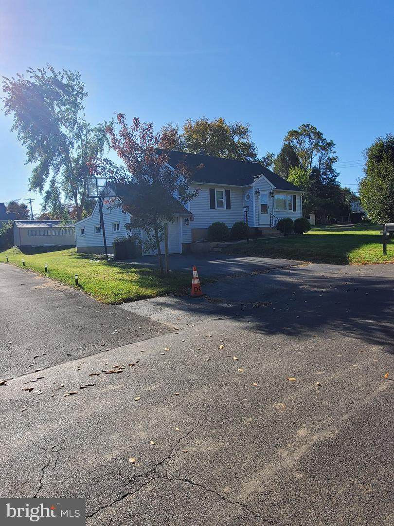 505 Feaster Avenue - Photo 1