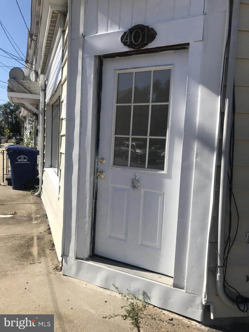 401 Warren Street - Photo 1