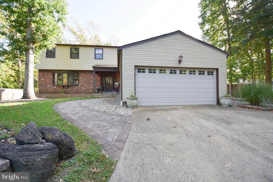 7 Laurel Hill Court - Photo 1