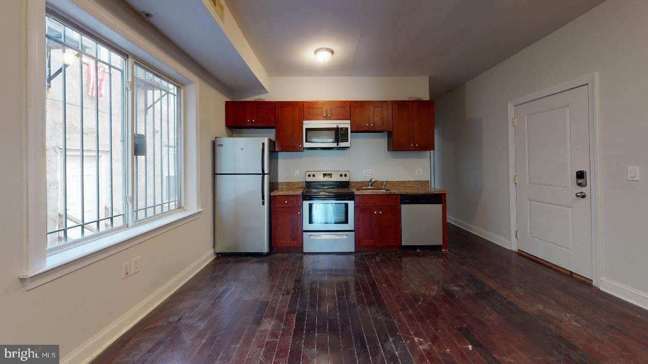 1707 Master Street - Photo 1