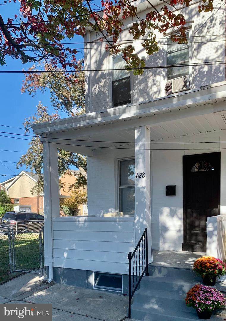 628 Spruce Street - Photo 1