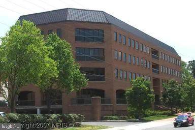 3975 University Drive - Photo 1