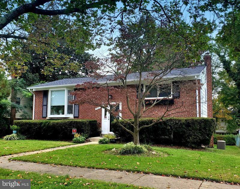 5104 Oakglen Drive - Photo 1