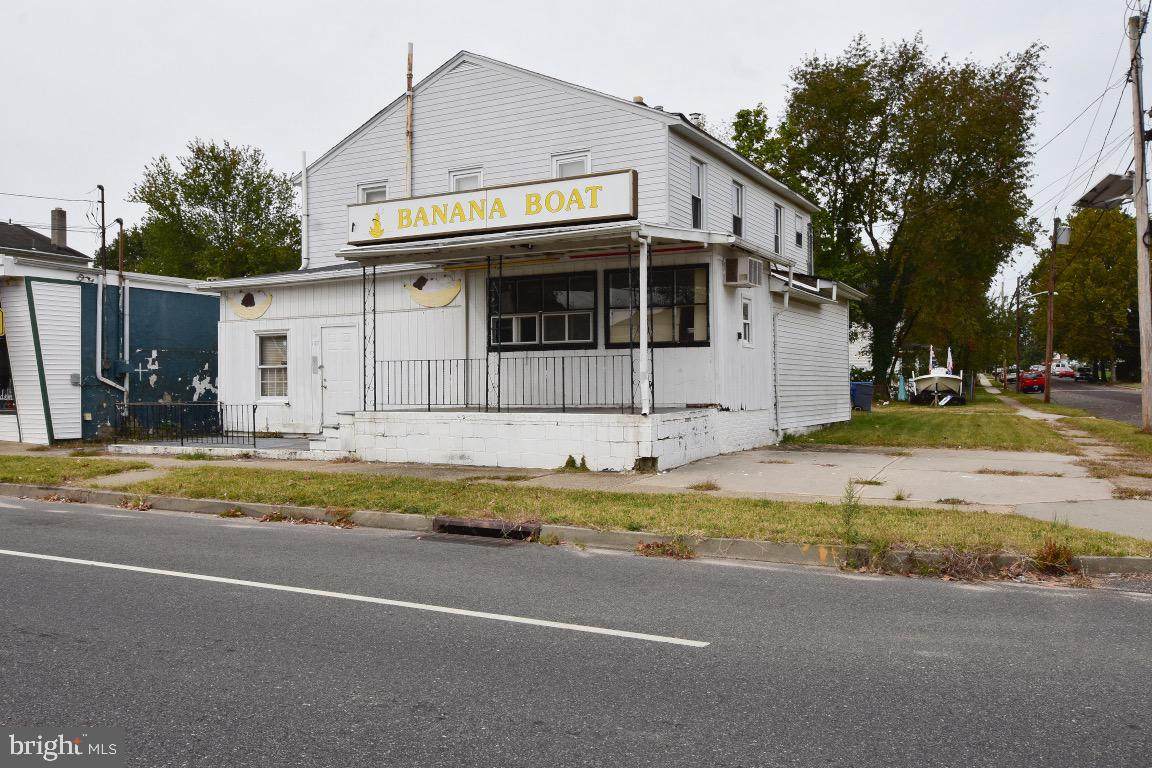 107 Grove Avenue - Photo 1