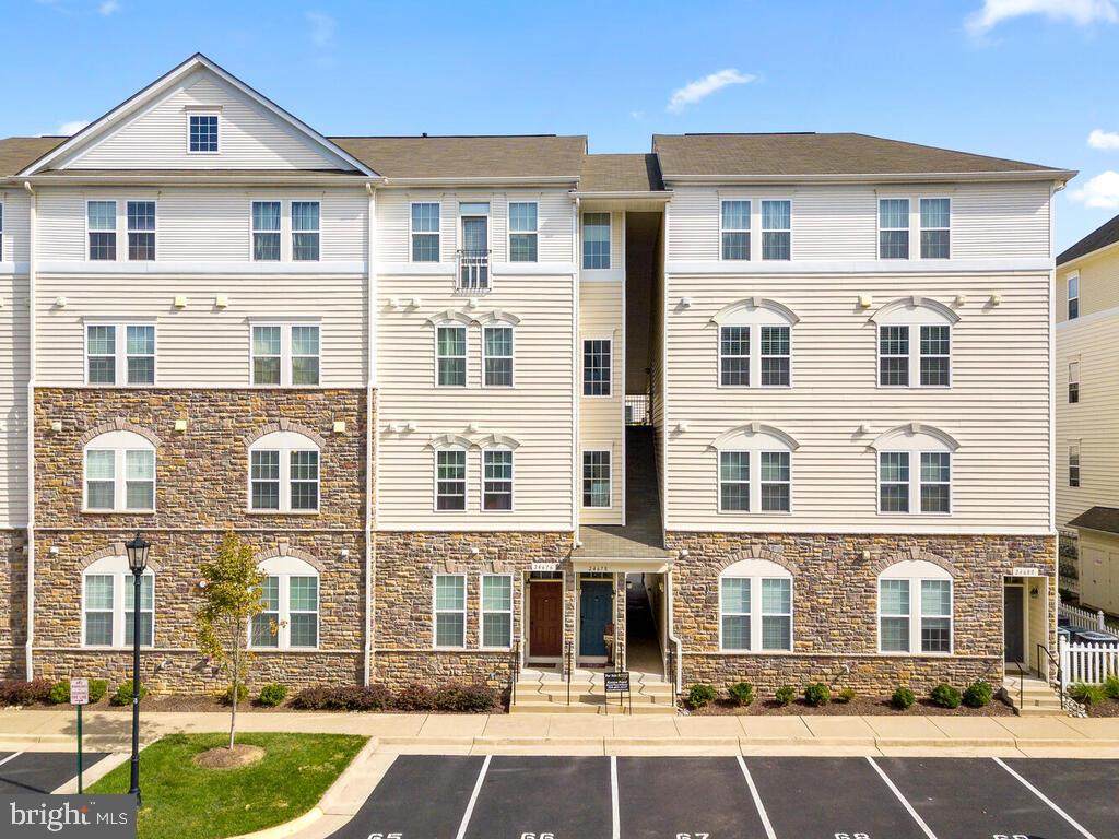 24678 Byrne Meadow Square - Photo 1