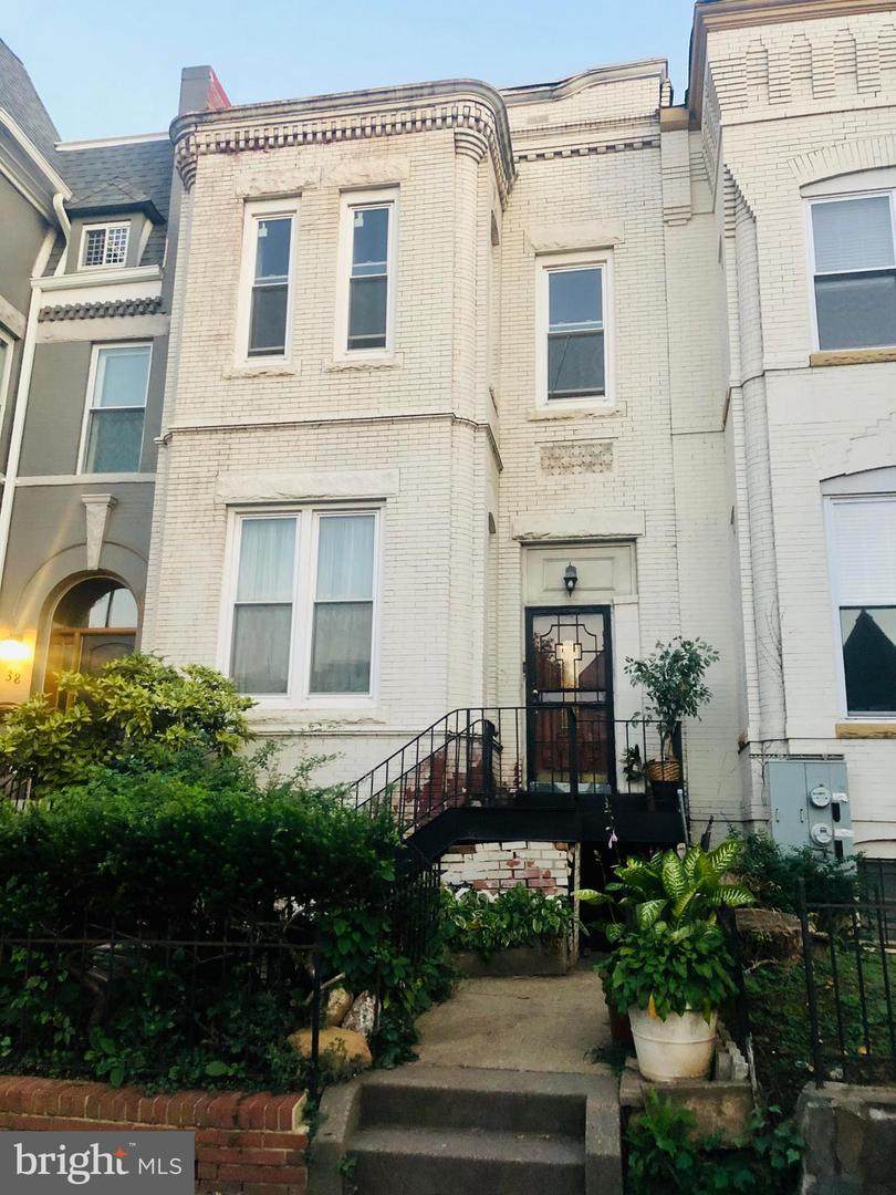 40 New York Avenue - Photo 1