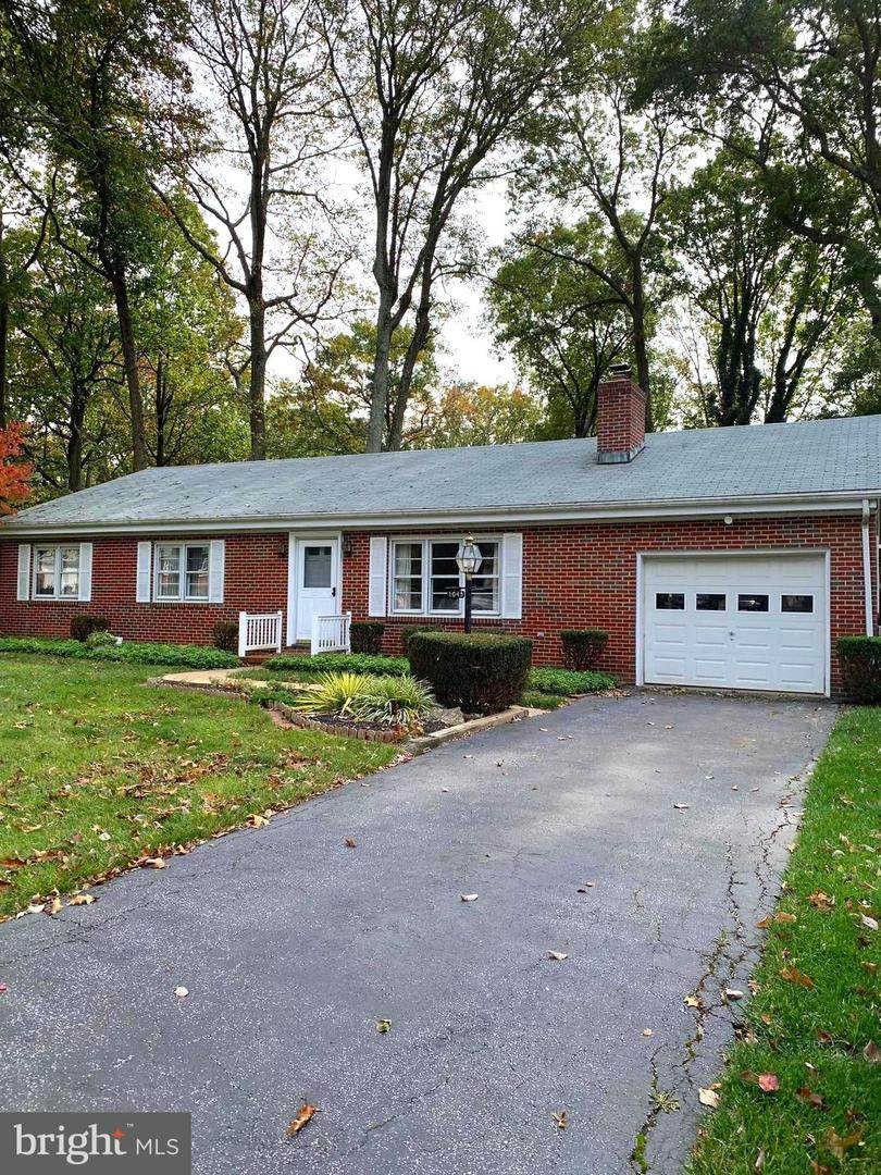 1043 Oak Drive - Photo 1