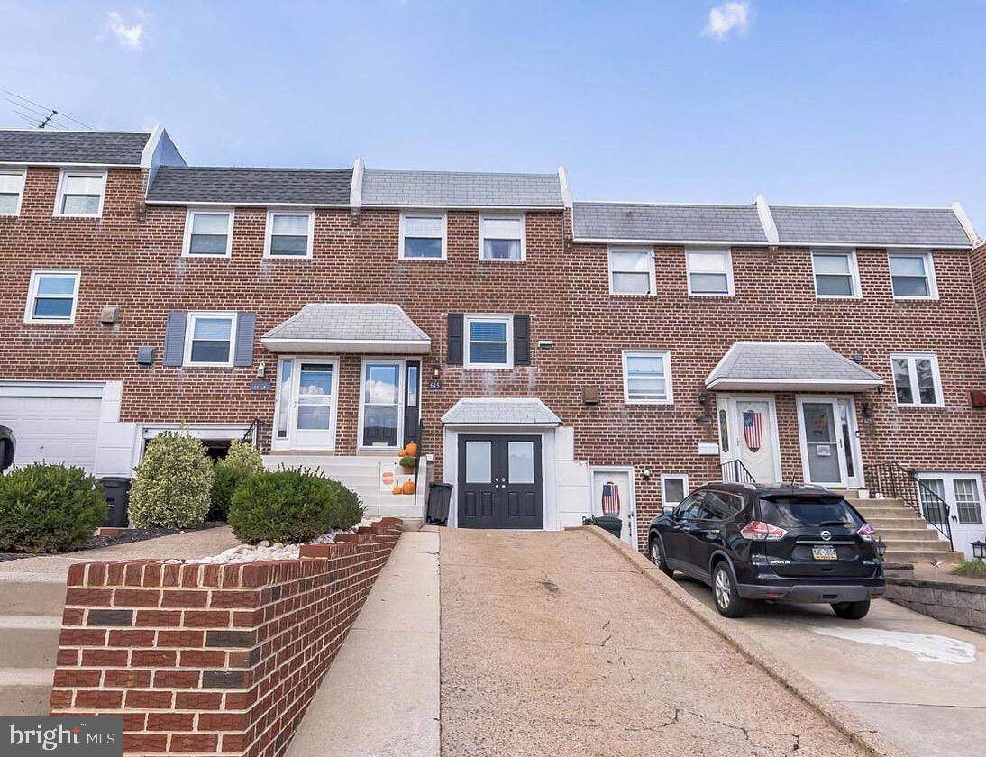 615 Park Terrace - Photo 1