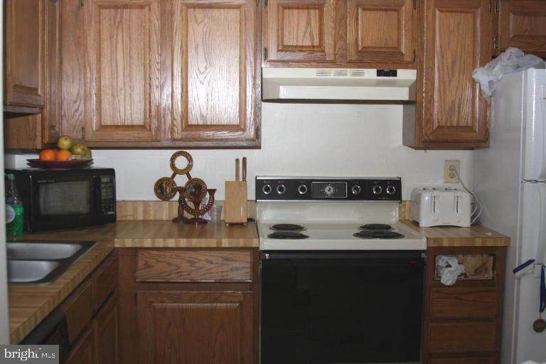8527-8527 Koluder Court - Photo 1