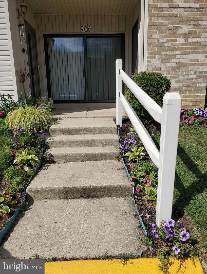 906 Arborley Court - Photo 1