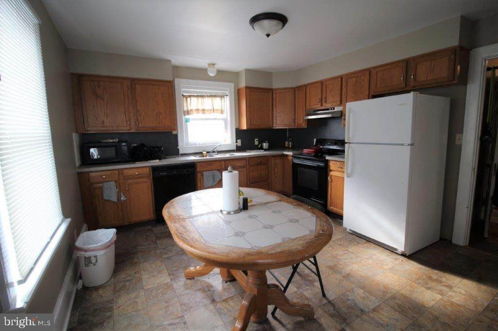 140 Main Street - Photo 1