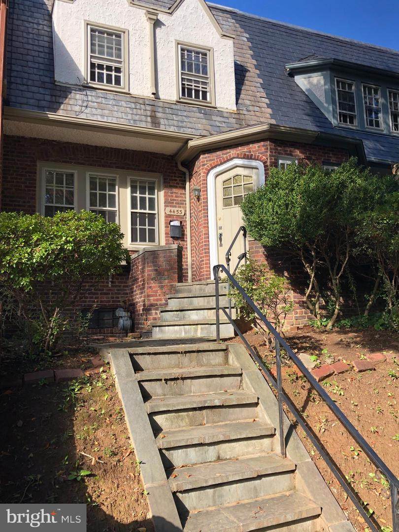 4453 Q Street - Photo 1
