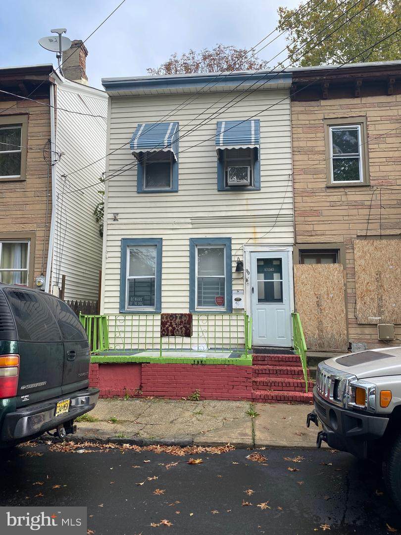90 Hart Avenue - Photo 1